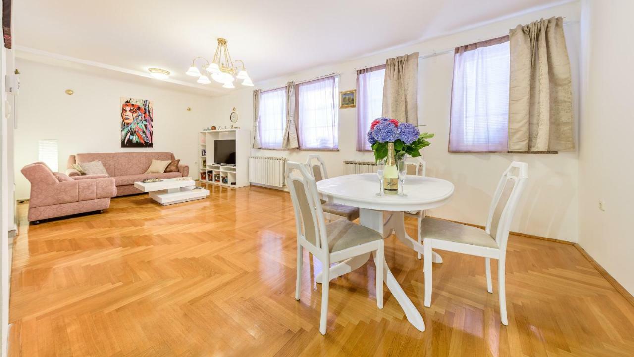 Central Apartment Smiley - Free Parking Загреб Екстер'єр фото