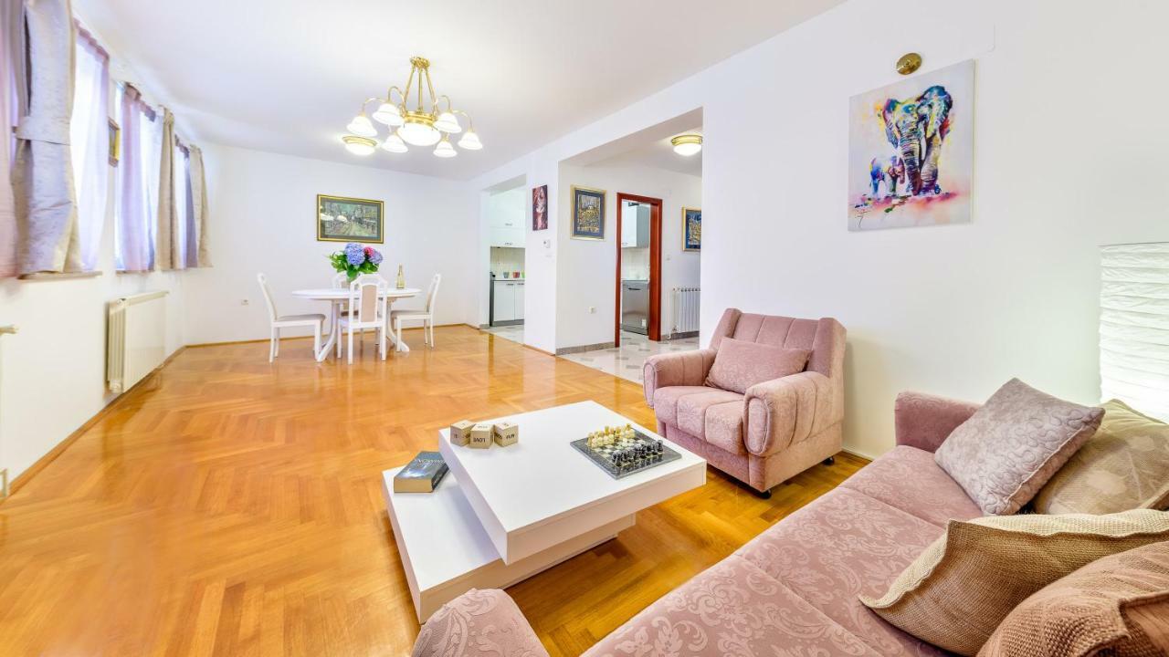 Central Apartment Smiley - Free Parking Загреб Екстер'єр фото